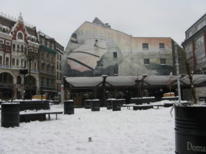 Going into the square we passed a quaint restaurant but as we stood in the square and looked around we saw this painting of a seascape on the side of the building.  Seemed quite out of place but it was interesting.