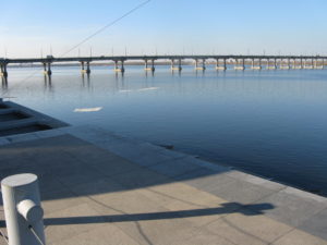 This bridge is within a short walk of our apartment, in fact we go under it to go to the grocery store in the mall we go to near our apartment.