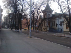This looks like a church but it seems to have apartments in it as well. There is often a woman or a man out sweeping (with a short broom) and it is well kept and in very good condition unlike some buildings.