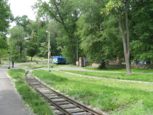 Here comes the train.