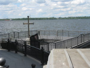 You can see the cross and there is a pool with steps going down into it - a baptismal font? We didn't know that the Orthodox church believed in baptism by immersion. Interesting.