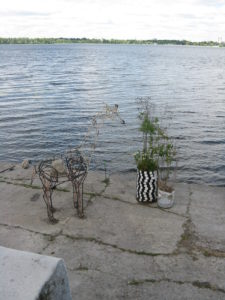 An interesting sculpture of a giraffe.