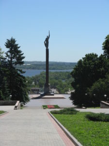 A clear view of the Victory Monument and the river.