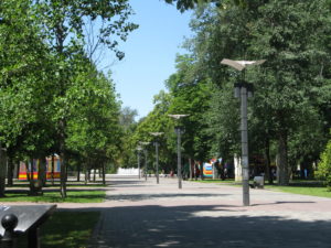 This is a view from near the entrance to the fountain in the middle.