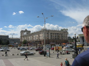 This huge building seems to be a combination apartment building and businesses. Taken also from the steps of the Voksal.